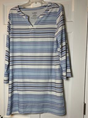 L.L.Bean Blue & White Striped Shirt V-Neck Dress Women’s M Reg Soft and Like New